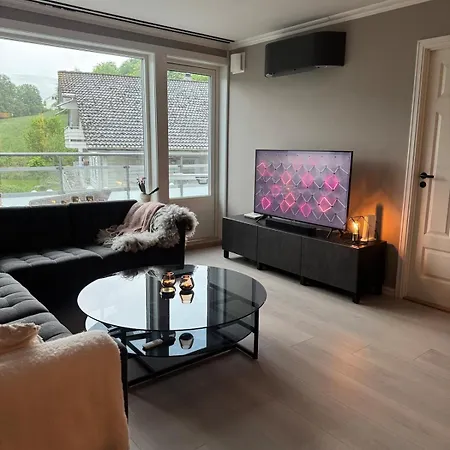דירה Spacious With 3 Bedrooms & Balcony In Voss