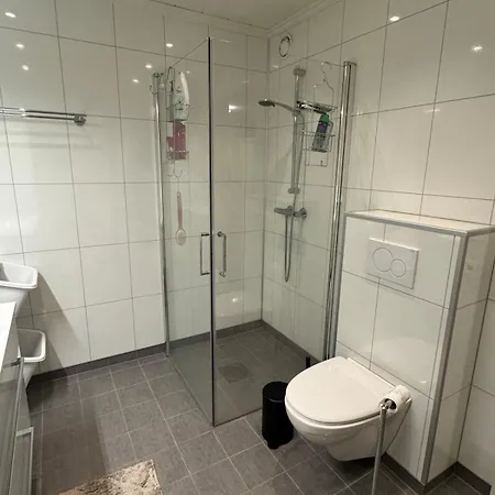Apartment Spacious With 3 Bedrooms & Balcony In